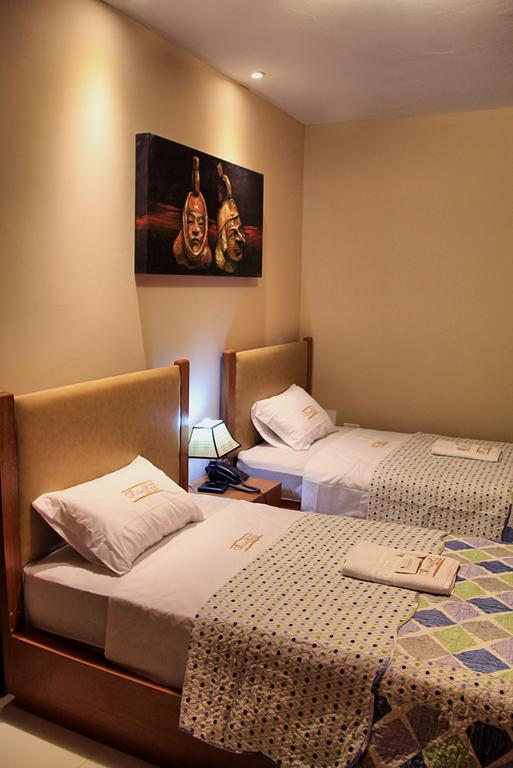 Villa Real Hotel & Suites Чиклайо Номер фото