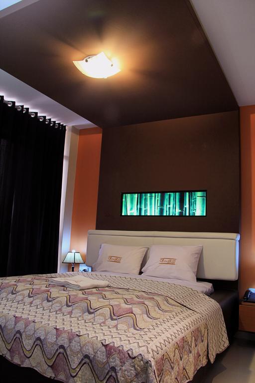 Villa Real Hotel & Suites Чиклайо Номер фото