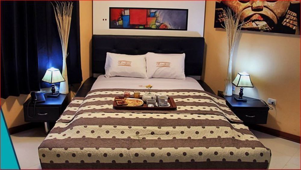 Villa Real Hotel & Suites Чиклайо Экстерьер фото