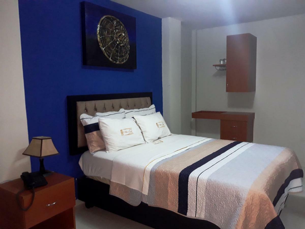 Villa Real Hotel & Suites Чиклайо Экстерьер фото