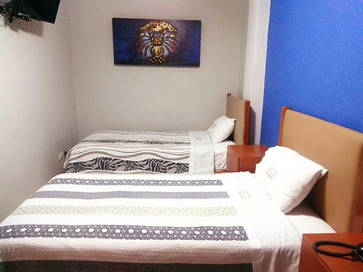 Villa Real Hotel & Suites Чиклайо Экстерьер фото