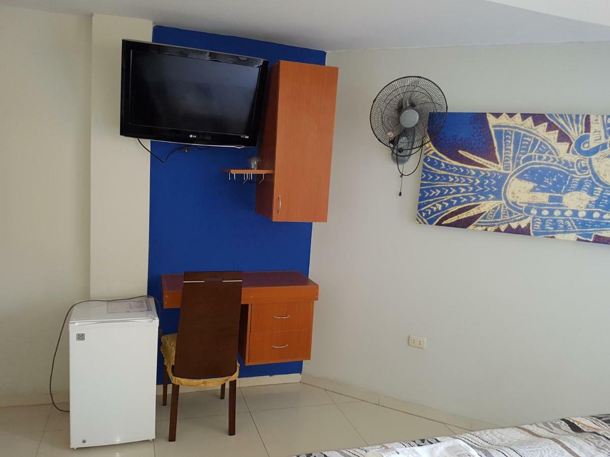 Villa Real Hotel & Suites Чиклайо Экстерьер фото
